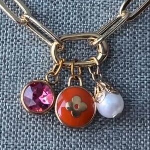 Louis Vuitton Color Blossom Necklace Charm Italy 18K Gold Pearl Pink Paperclip